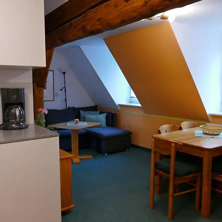No.5 - Schkade Lägenhet